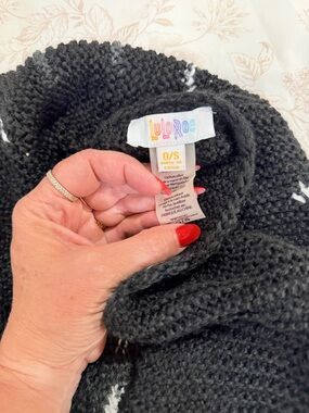 LuLaRoe Black Knit Women's Sweater poncho - O/S